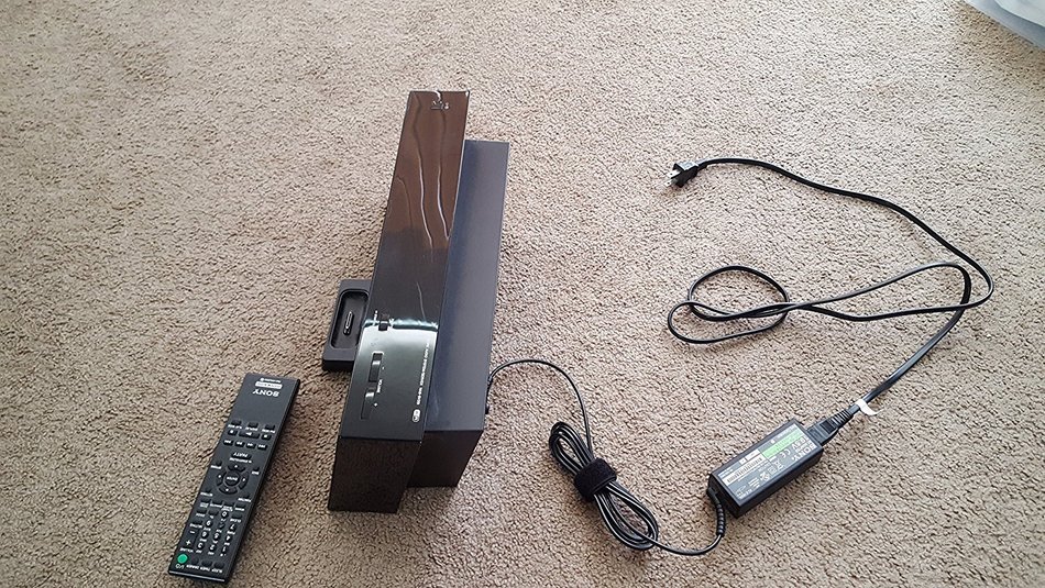 Sony iHome for 30 pin iPods or iPhones only N4