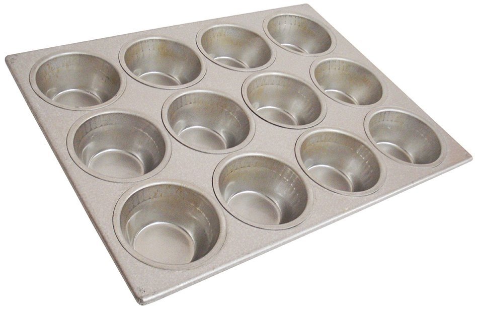 Magna Industries 15350 22-Gauge Aluminized Steel Pecan Roll Muffin Pan, 3-11/16" Diameter, 3 x 4 Cups Layout (...