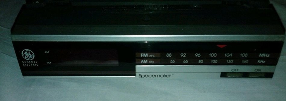 Vintage Ge General Electric Spacemaker Clock Am/fm Radio Under Cabinet 7-4217a