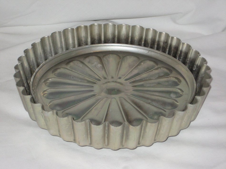 Vintage 4 Piece Wear-Ever 9 3/4 x 2 Inch Changeable Insert Aluminum Tart Caking Baking Pan USA N4