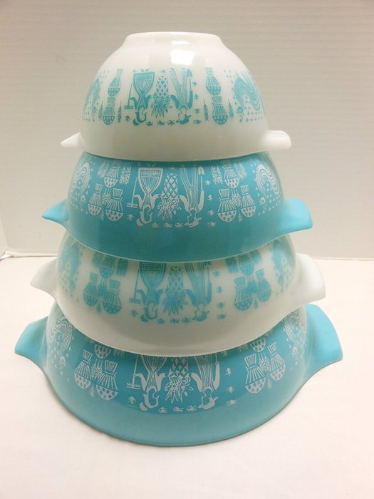 VINTAGE PYREX "AMISH BUTTERPRINT" MIXING BOWL SET