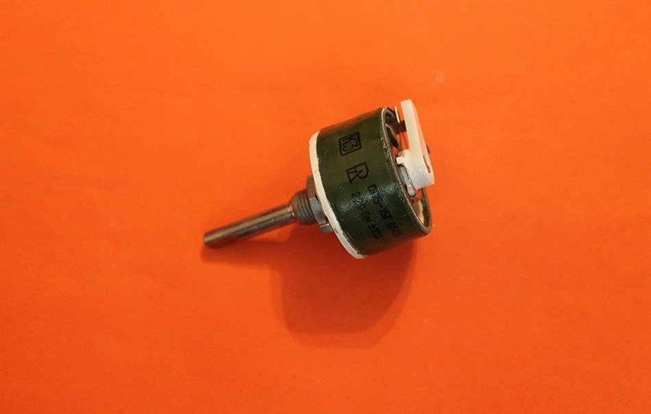 Resistor variable PPB-15G 15 Watt 220 Ohm 10% USSR 1 pcs