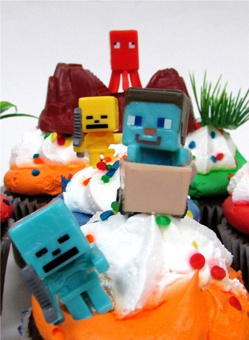 MINECRAFT 24 Piece Birthday CUPCAKE Topper Set Featuring Mini Minecraft Figures and Decorative Themed Accessories... N6
