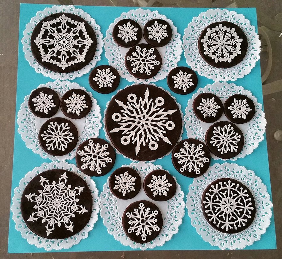 15/Set Vegan Pre-Made Edible Lace Sparkle Glittered Fanciful Snowflakes for Winter Wedding, Christmas, or Winter...