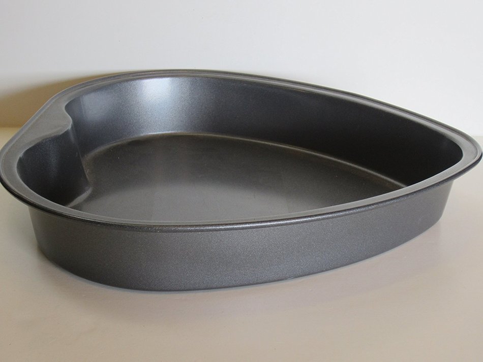 Golden Bakeware 9.5 x 1.75 Heart Cake Pan - Non Stick N2