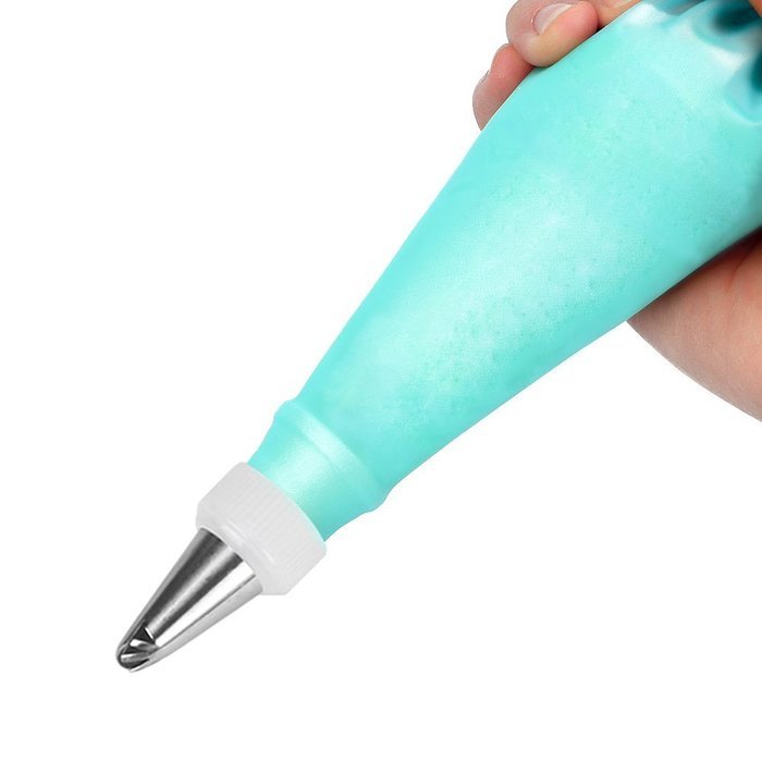 Piping Tips, MCIRCO 7-piece Cake Decorating Tips Icing Tips Ruffle Tips Macaron Cupcake Frosting Kits for Teens... N6