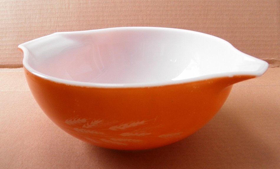 Vintage Pyrex 443 Harvest Wheat Cinderella Mixing Bowl - 2.5 Liters - 8 3/4 inches in diameter x 3 3/4 inches... N2