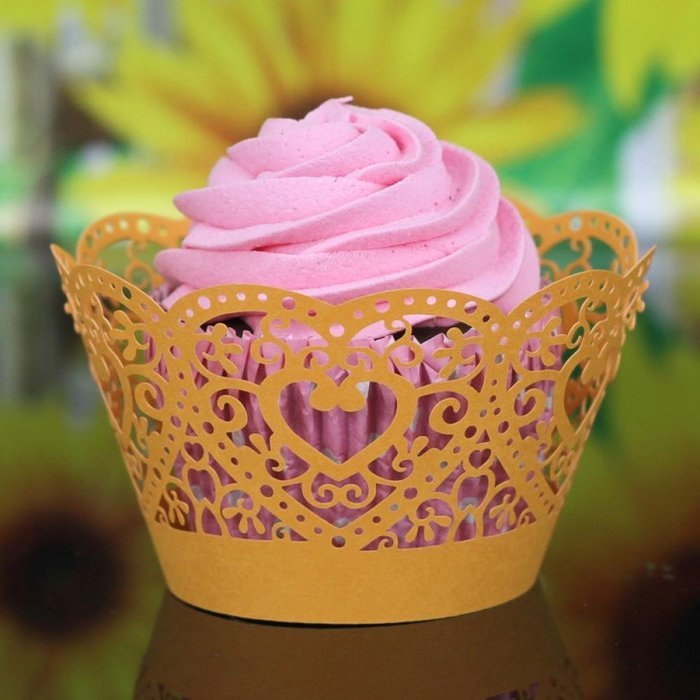 Oksale 25Pcs Christmas Lace Laser Cut Hollow Cup Muffin Holder Cake Paper Case Wraps Cupcake Wrapper for Wedding... N5