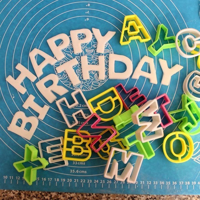 BleuMoo A-Z 26pcs Colored Capital Cutters Letters Cake Molds Alphabet Cookie Cutter Set N5