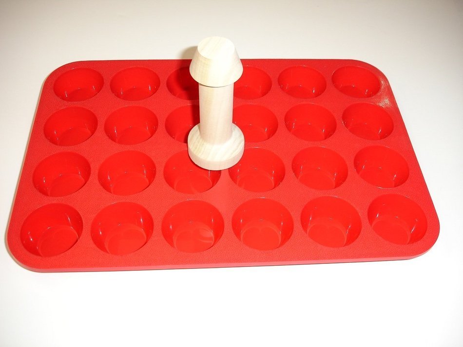 Ddaisy Tart Tamper & Silicone Mini Muffin Pan Combo 24Cup Red N3