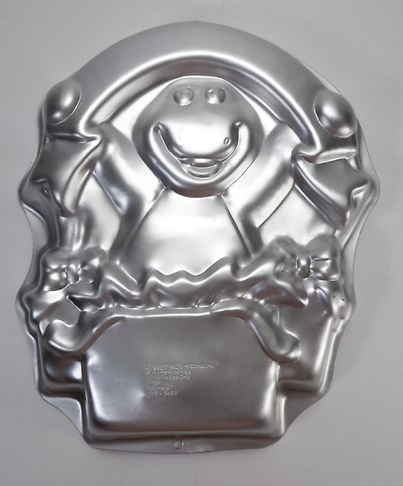 Wilton Barney with Birthday Banner Purple Dinosaur Cake Pan (2105-3450, 1998) N2
