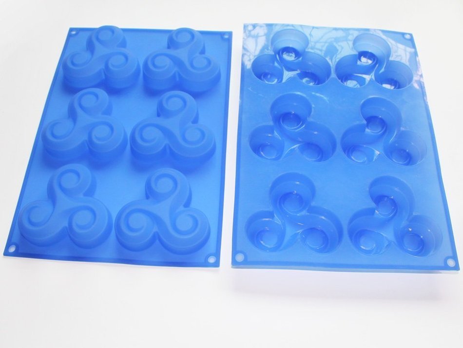 X-Haibei Triskell Shape Cake Cookies Chocolate Ice Cream Pan Silicone Soap Mold Supplies