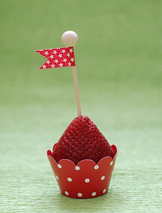 MINI Cupcake Wrappers Red and White Polka Dot, Solid, 24 Wraps, Confetti Couture Party Supplies N18