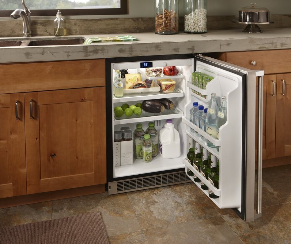 Marvel MPRO6ARM-BS-LR 24-Inch Professional SS Solid Right Hinge Door Refrigerator N2