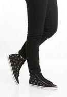 fashionable women's sneakers