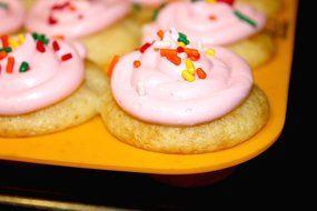 Yellow 24 Cup Silicone Mini Muffin/Cupcake Pan with Recipe eBook (14) by Bear Bakeware, Non-stick, BPA-free, Dishwasher... N2
