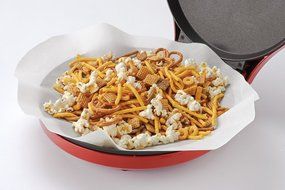 Betty Crocker BC-2958CR Pizza Maker, Red N6