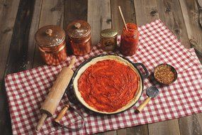 California Home Goods Cast Iron Pizza Pan, 14-inch, Pre-Seasoned Round Oven Griddle N5