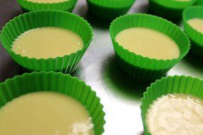 Green Baby Cakes Silicone Baking Cups/Cupcake Liners &ndash; Never Buy Paper Cups/Liners Again - Lifetime Guarantee! N4
