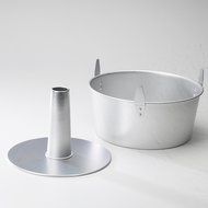 Nordic Ware Natural Aluminum Commercial 2-Piece Angel Food Pan N3