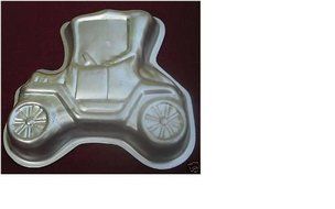 Wilton Mini Cake Pan: Antique or Old Time Car/Model T - Small (508-434, 1976) N2
