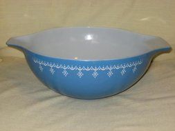 Vintage 1970's Pyrex " Snowflake Blue " 4 Quart Cinderella Mixing Nest Batter Bowl #444