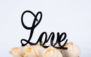 LOVENJOY Gift Box Pack LOVE Monogram Wedding Engagement Cake Party Topper (5.7-inch, Silver Glitter) N12