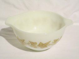 Vintage 1960s Pyrex Sandalwood Ivy Cinderella Mixing Nesting Batter Bowl - 1 1/2 Pint