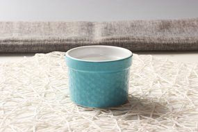 SOLECASA "4.5-OZ/Set of 4" Porcelain/Ceramic Round Colored Ramekin Set,Custard Cup,Cup for Cupcake N3