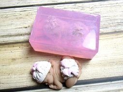Mold for 3 Inch Baby with Bow Hat and Diaper Fondant Decorating Soap Polymer Clay Cake N4
