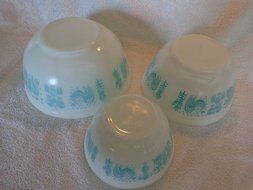 Vintage Pyrex 1050s Set of Three Butterprint Nesting Mixing Batter Bowls White with Teal - 1 1/2 Pint (401), 1... N2