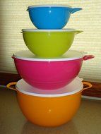 Tupperware Thatsa Bowl Set of 4