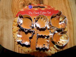 Wilton Pie Crust Cutter Set - 6 pieces