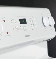 5 Cu. Ft. Electric Self Cleaning Range Color: White N5