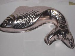 Vintage Metal 4 Cup FISH Jell-O Pate Mold N2
