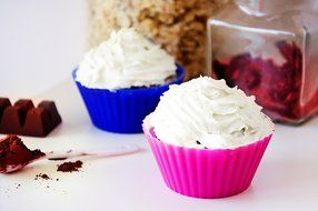 Brighid's Kitchen Green Reusable Silicone Baking Cups / Muffin Cups with eBook Cookbook and Product Guide, Set... N16
