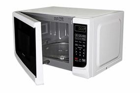 Farberware FMO07ABTBKA Classic 700W Microwave Oven, 0.7 cu. ft., Black N8