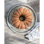 Nordic Ware Platinum Collection Anniversary 10- to 15-Cup Bundt Pan N11