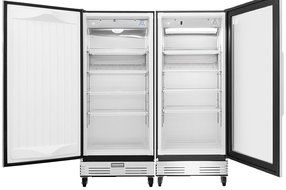 Frigidaire Commercial Stainless Refrigerator Freezer Combo FCGM181RQB FCFS181LQB N2