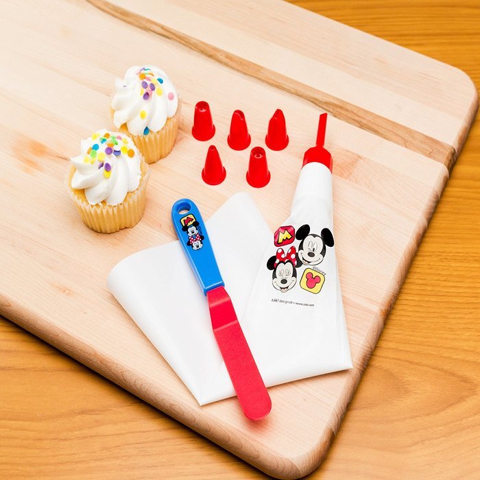 Zak Designs MMON-S090 Mickey & Minnie 8 Piece Cake Decorating Supplies Set, Decorated N2