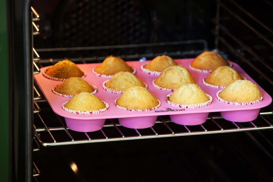 Premium 12 Cup Silicone Muffin Pan & Cupcake Pan Complete Bundle - BEAUTIFUL BAKING SET - Muffin Pan + Spatula... N8