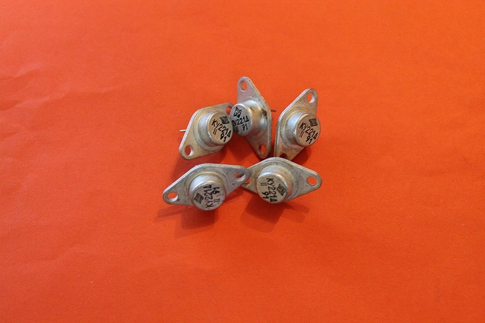 KU221D Thyristor silicon 500V 100A USSR 5 pcs N2