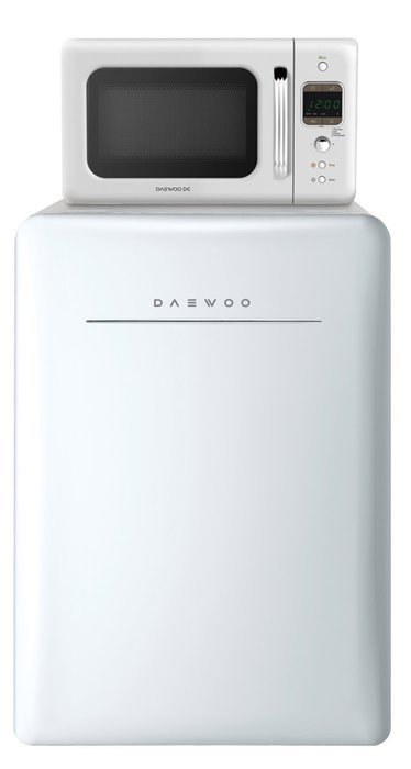 Daewoo Retro Compact Refrigerator 2.8 Cu Ft, Creme White N3