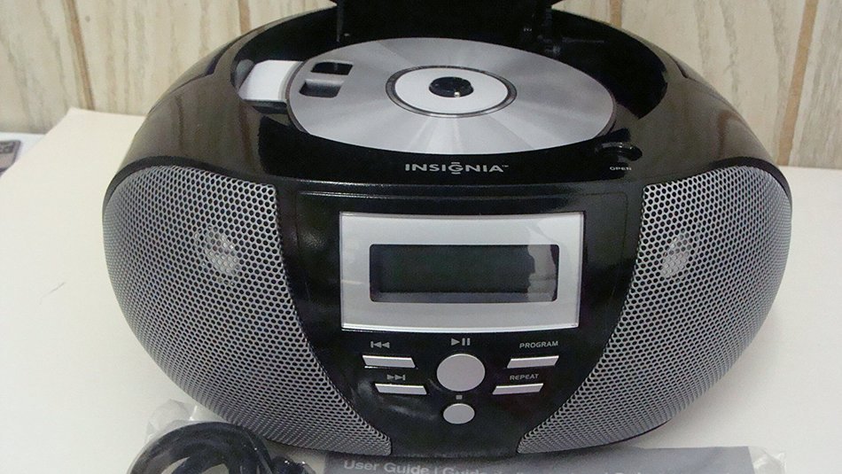 Insignia - CD Boombox with AM/FM Tuner - Black NS-B3111 N4