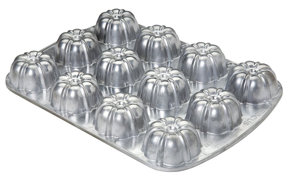 Focus Foodservice Commercial Bakeware 6-Cup Non-Stick Cast Aluminum Fluted Cake Pan N3