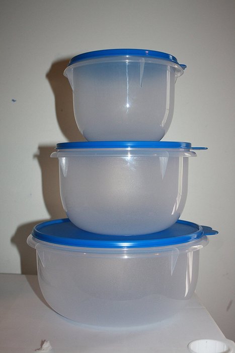 Tupperware 3 piece Classic Mixing Bowl Set Blue Seals N2