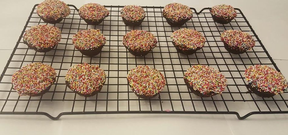 The Trusty Baker 24 Cup Silicone MINI Cupcake/ Muffin Pan