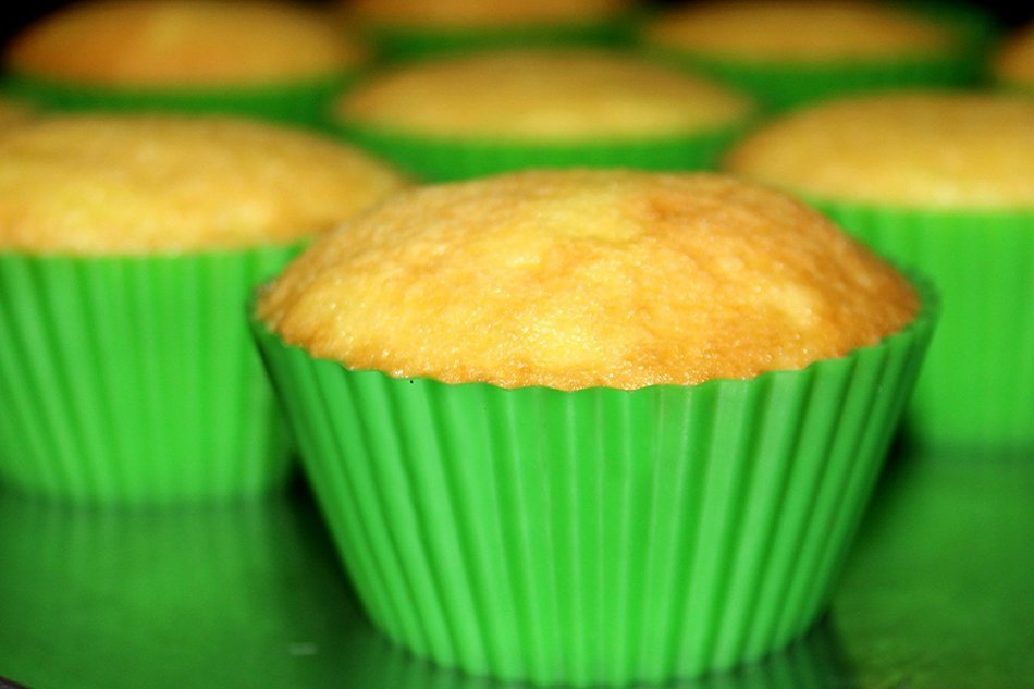 Green Baby Cakes Silicone Baking Cups/Cupcake Liners &ndash; Never Buy Paper Cups/Liners Again - Lifetime Guarantee! N6