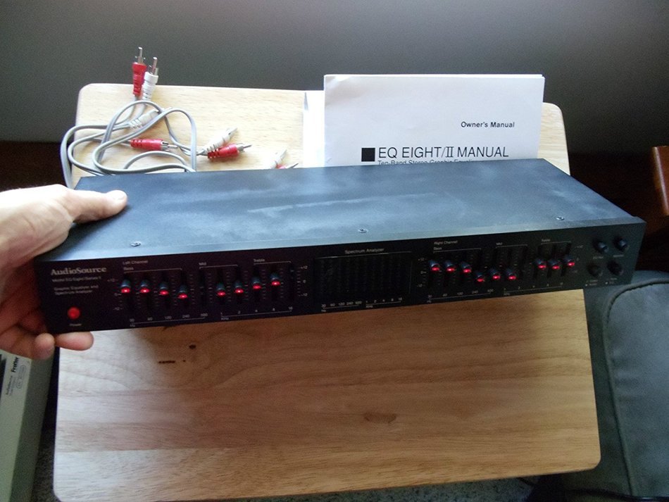 AudioSource Graphic Equalizer and Spectrum Analyzer Model EQ Eight/II N2