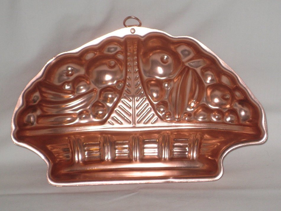 Vintage Coppertone Aluminum Basket Of Fruit Jell-O Mold Cake Baking Pan